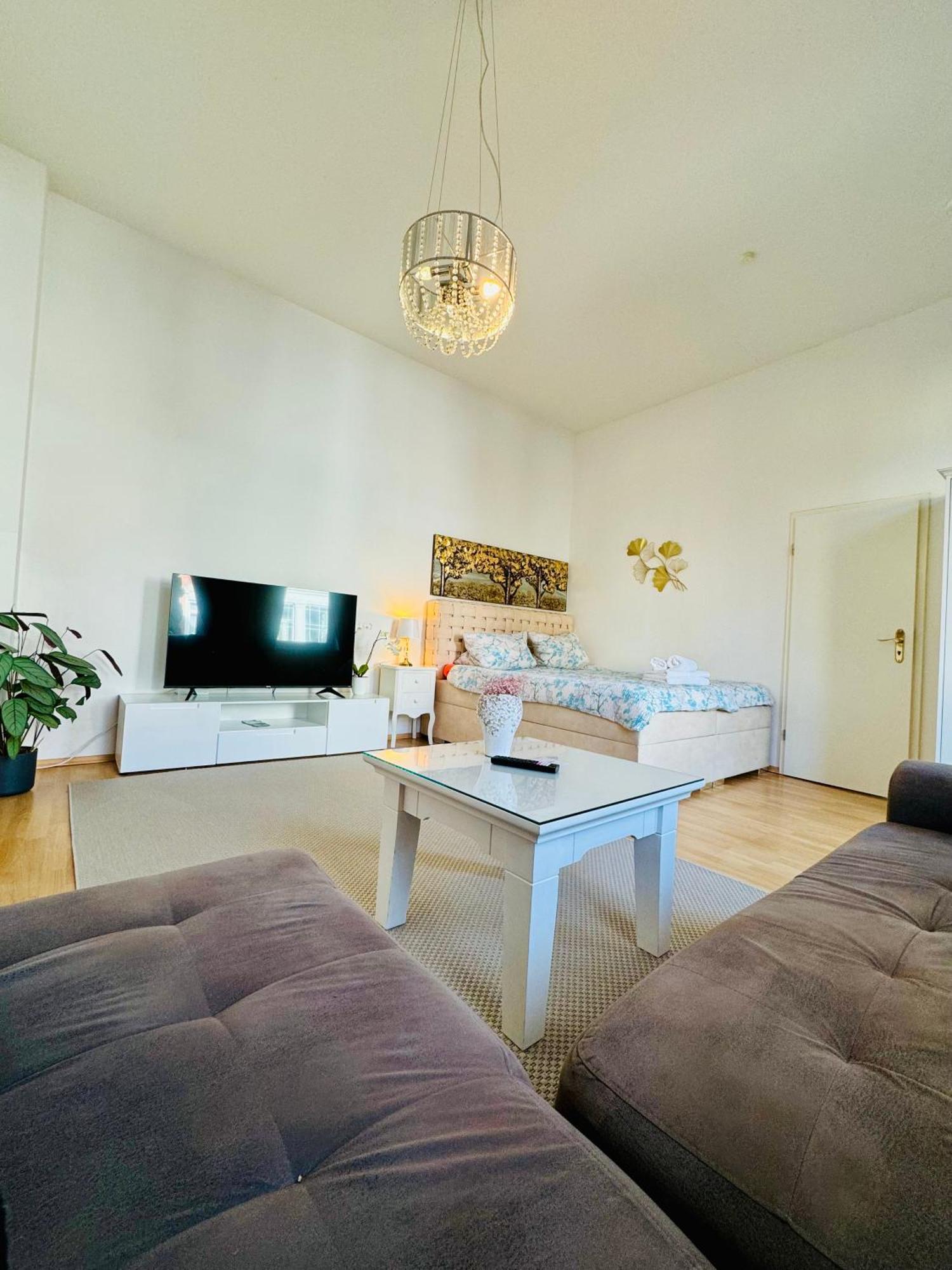 Wohnung Am Schlossgarten 什未林 外观 照片